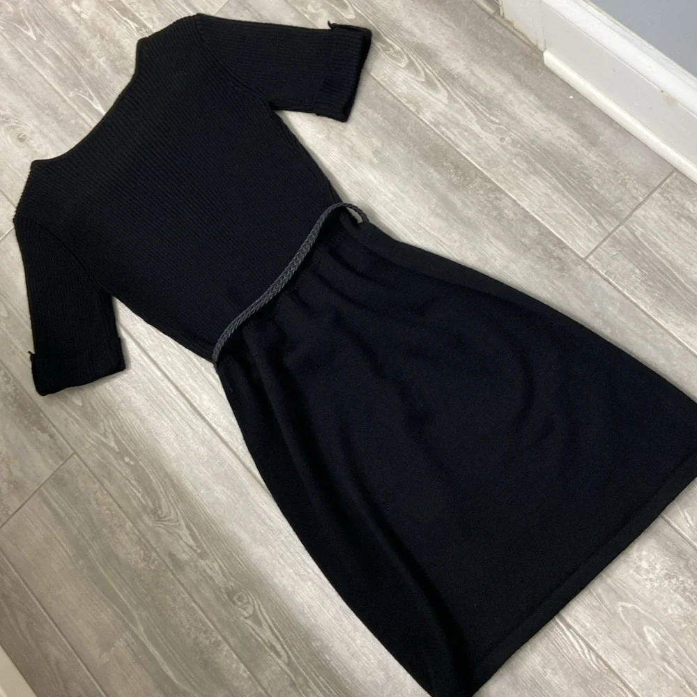 Caroll knit sweater dress like new! - Picture 10 of 12
